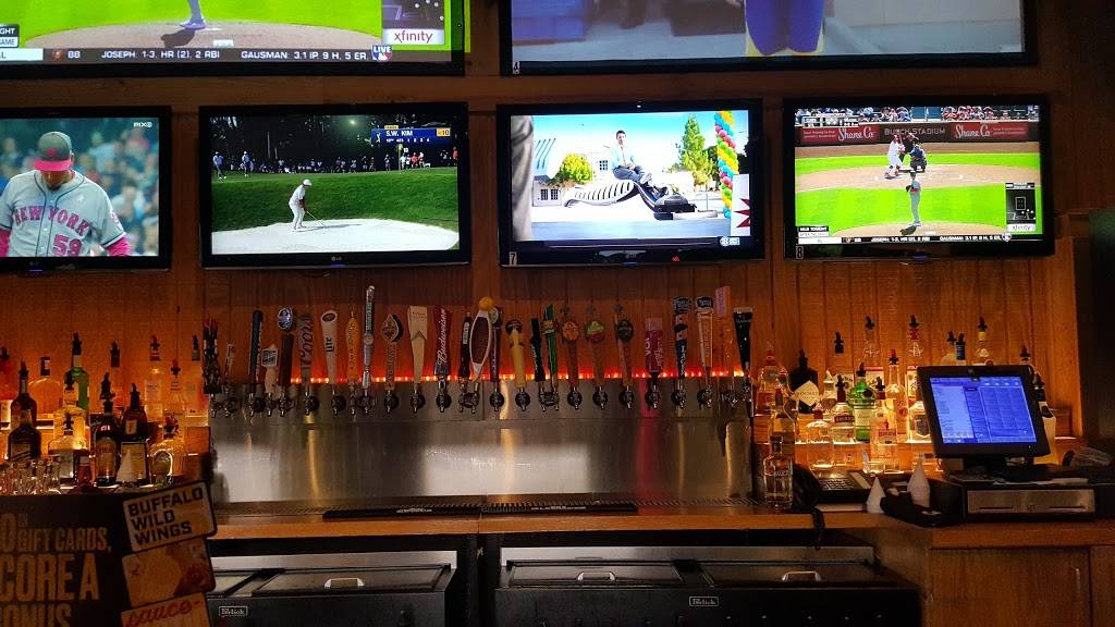 Buffalo Wild Wings | meal takeaway | 7524 Bluebonnet Blvd, Baton Rouge, LA 70810, USA | 2258198438 OR +1 225-819-8438