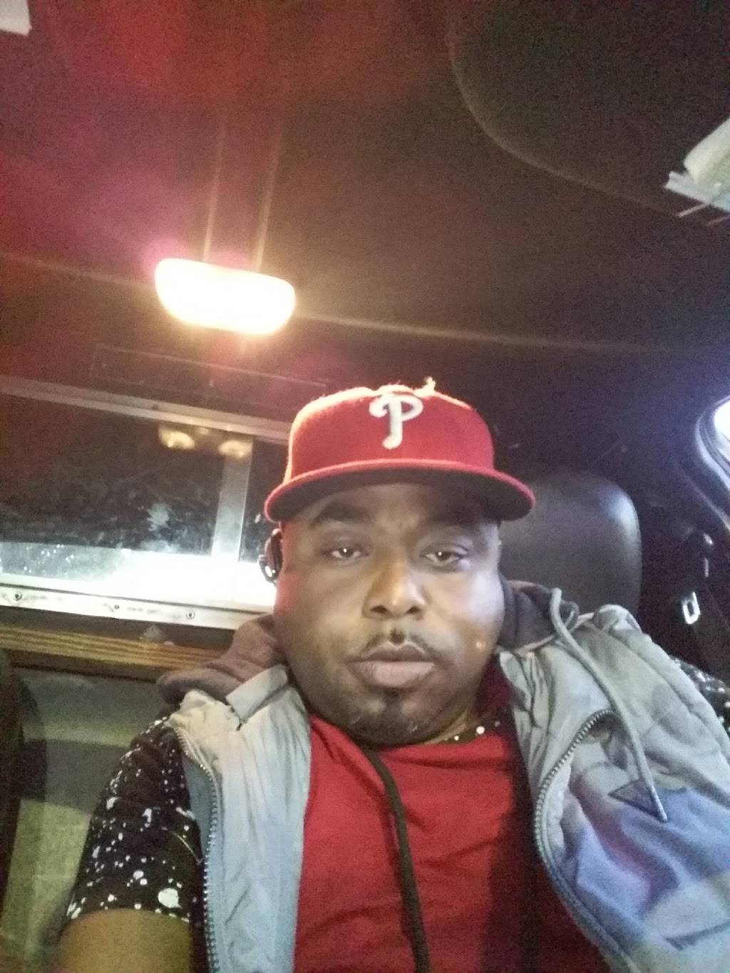 Marckys Restaurant | restaurant | 527 Stuyvesant Ave, Irvington, NJ 07111, USA | 8627723837 OR +1 862-772-3837