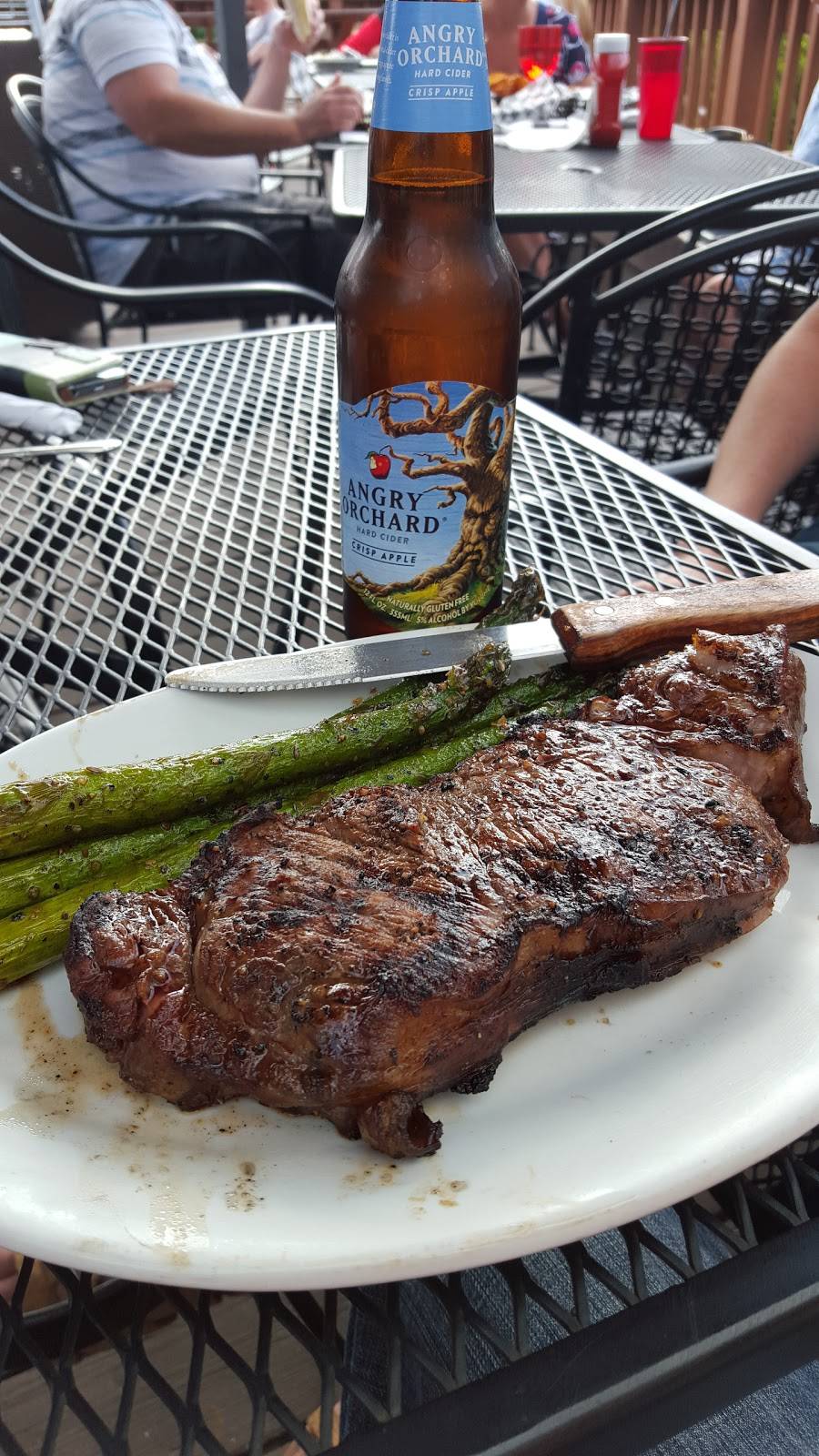 Log Cabin Bar | restaurant | 181 S Main St #8918, Freeland, MI 48623, USA | 9896955761 OR +1 989-695-5761