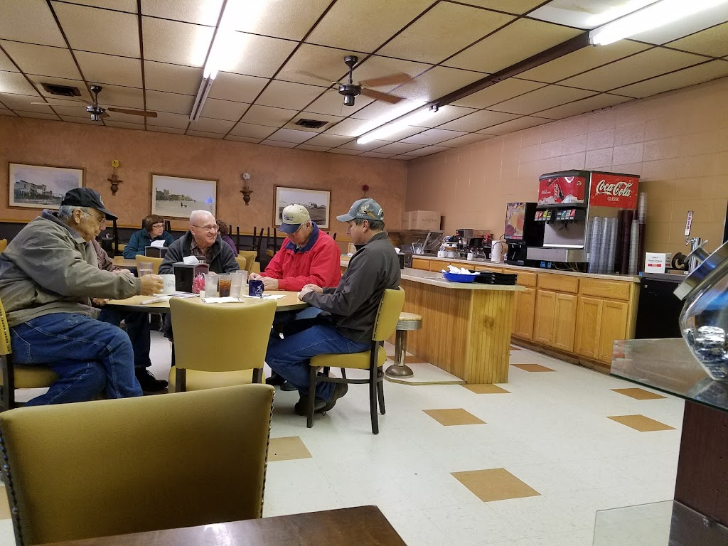 Sparkys Bar & Grill | restaurant | 117 Main St, Isabel, SD 57633, USA | 6054662131 OR +1 605-466-2131