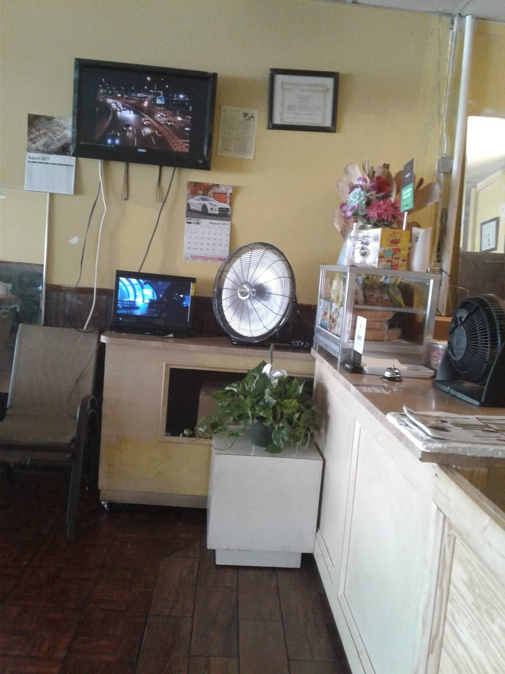 Olyzubbys Kitchen | restaurant | 4813 Old National Hwy, College Park, GA 30337, USA | 6787935565 OR +1 678-793-5565