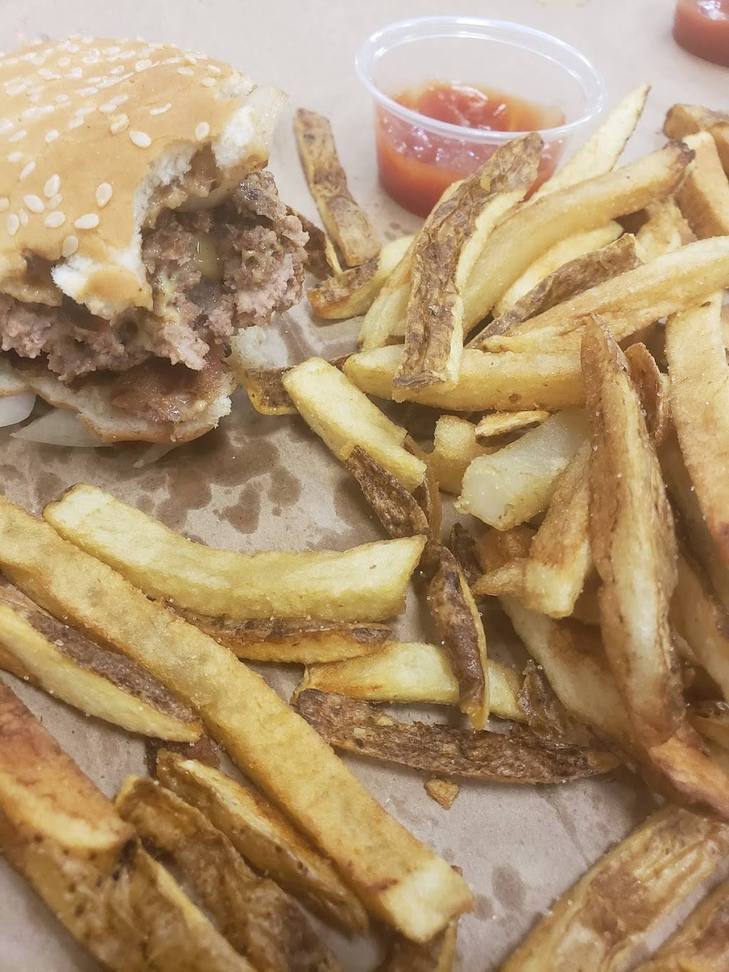 Five Guys | meal takeaway | 1600 Miller Trunk Hwy, Duluth, MN 55811, USA | 2187299860 OR +1 218-729-9860