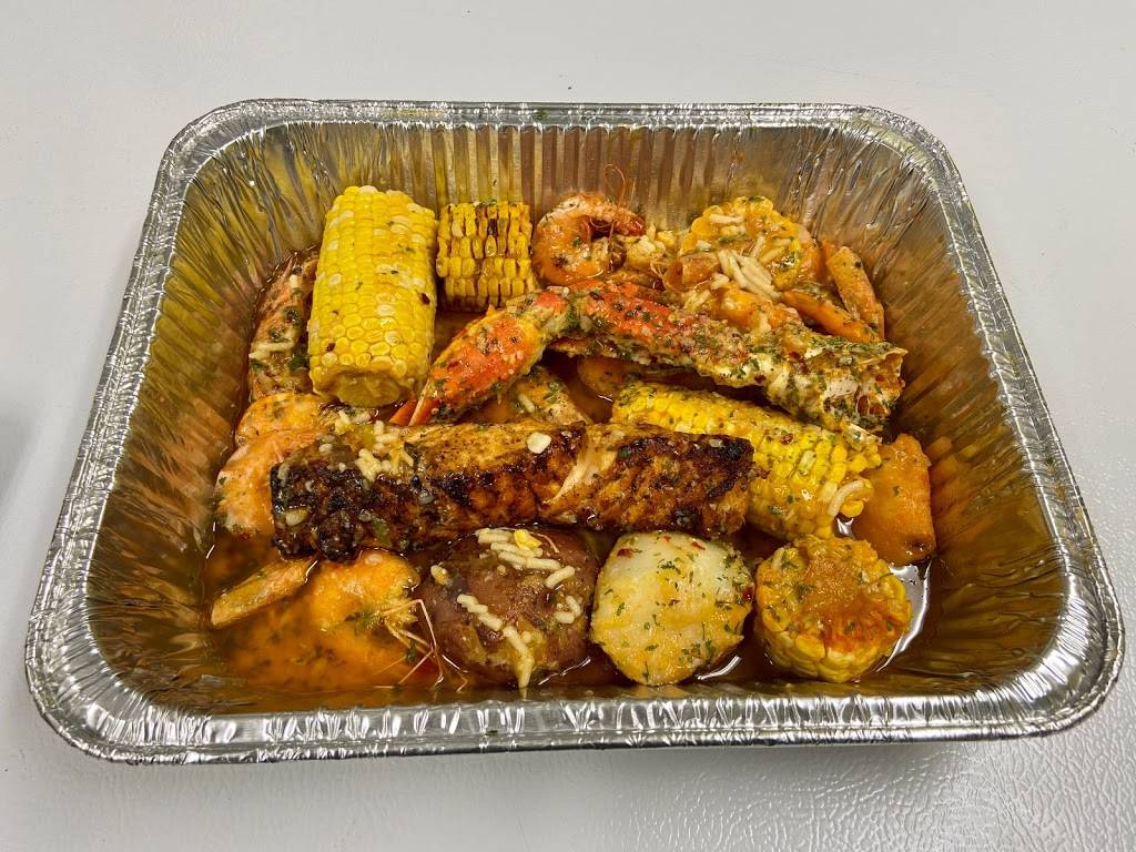 Island Fish Head Jamaican Restaurant | restaurant | 304 Albany Ave, Hartford, CT 06120, USA | 8604617346 OR +1 860-461-7346