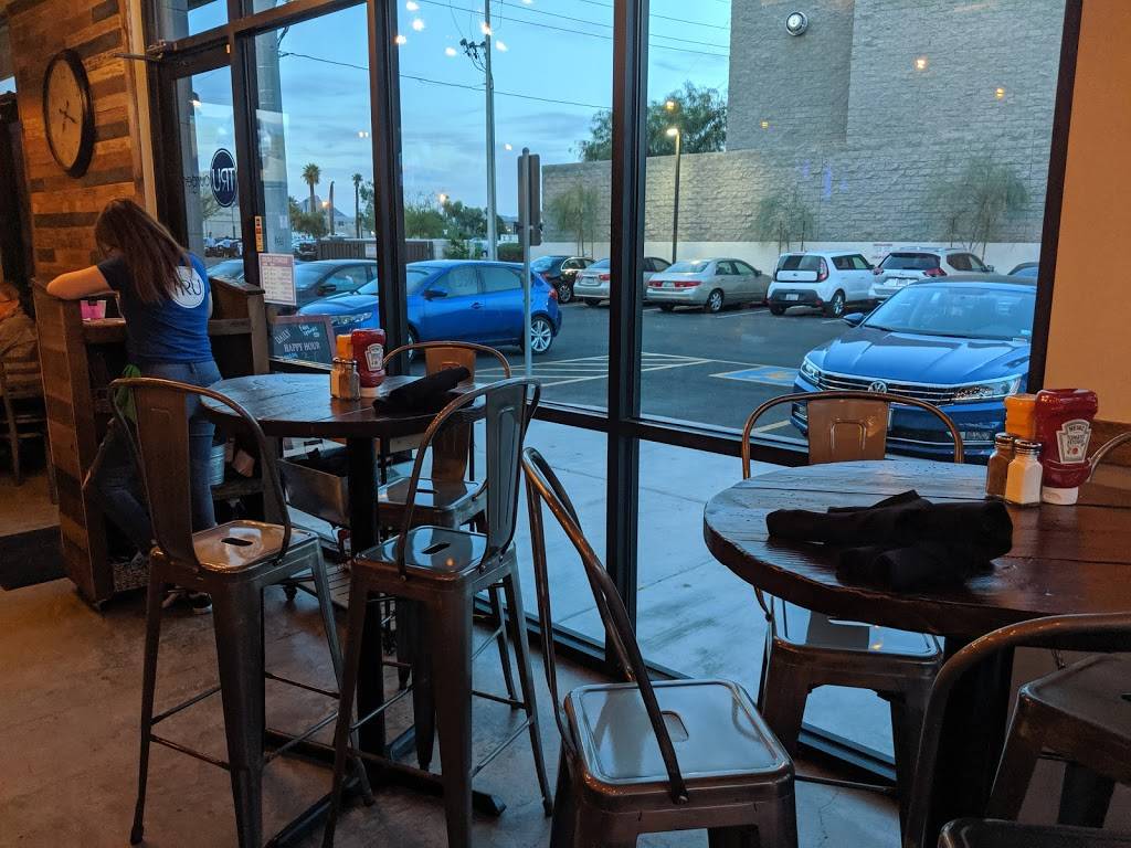 Tru Burger | restaurant | 2535 N Central Ave, Phoenix, AZ 85004, USA | 6022536769 OR +1 602-253-6769