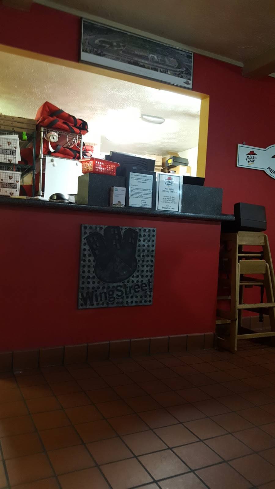 Pizza Hut | restaurant | 1892 S Ohio St, Martinsville, IN 46151, USA | 7653427146 OR +1 765-342-7146