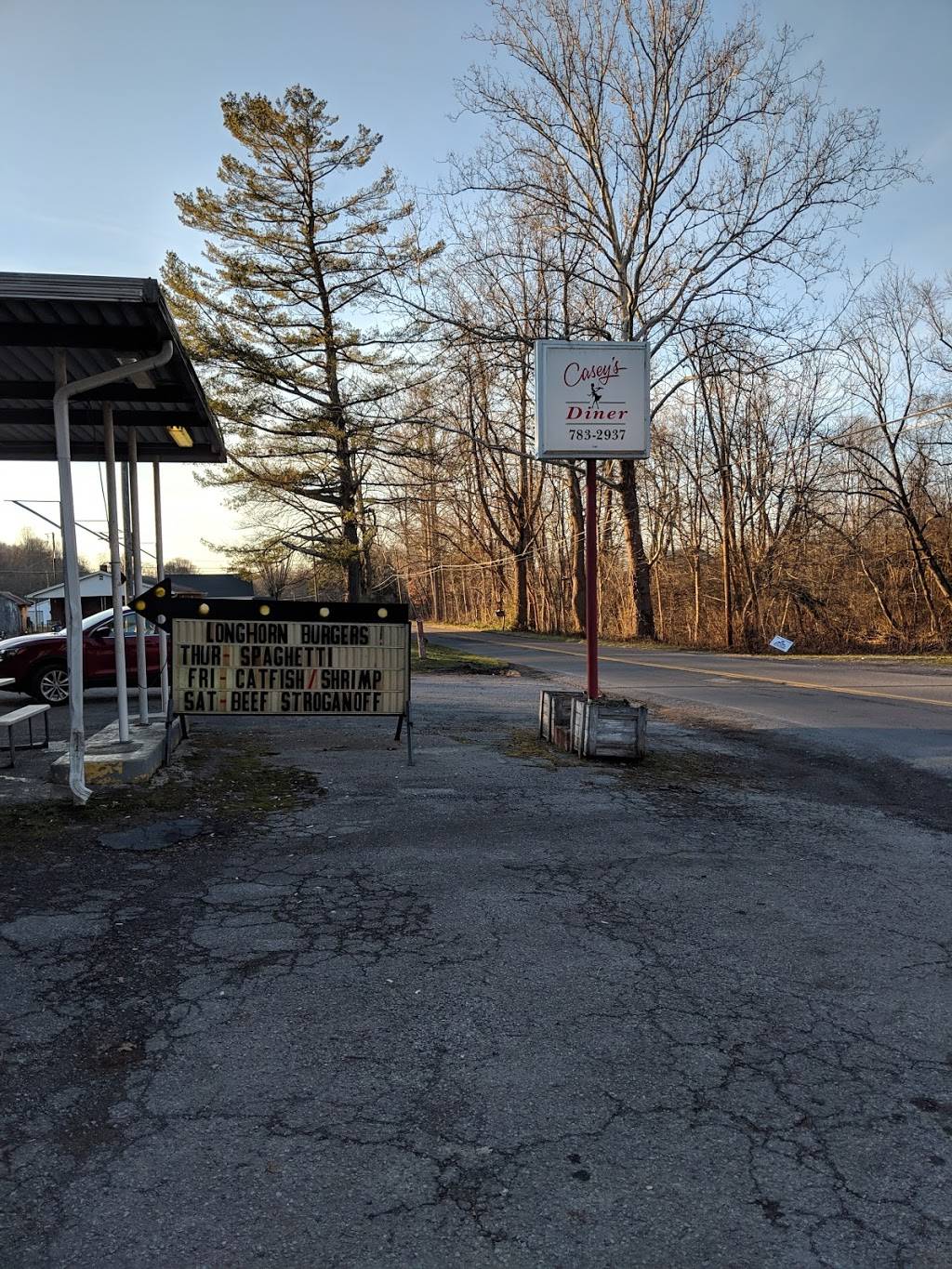 Caseys Diner | restaurant | 988 S Fork Rd, Marion, VA 24354, USA | 2767832937 OR +1 276-783-2937