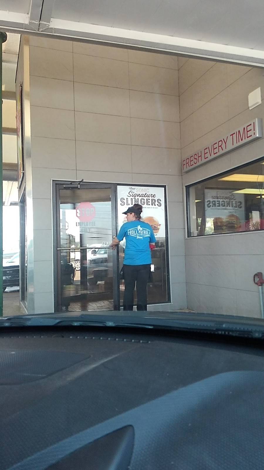 Sonic Drive-In | restaurant | 700 Highway 6 East, Batesville, MS 38606, USA | 6625634566 OR +1 662-563-4566