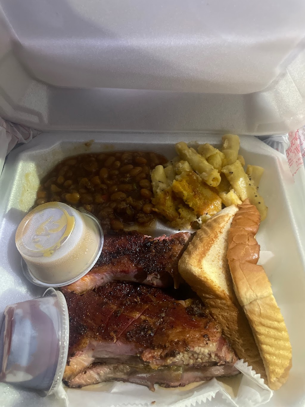 Brisket Smokehouse | restaurant | 3464 Roxboro Rd NE, Atlanta, GA 30326, USA | 4043747723 OR +1 404-374-7723