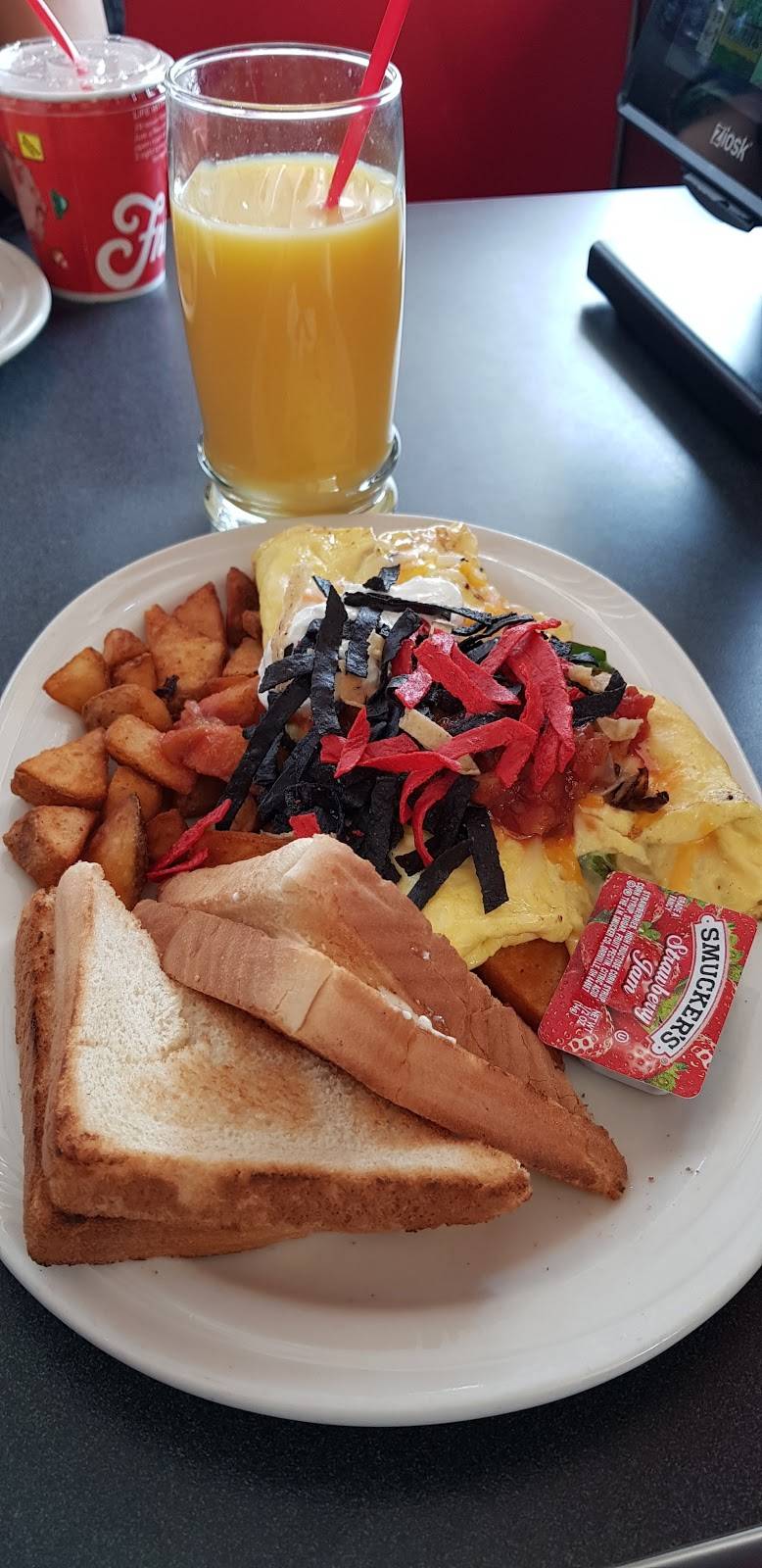 Friendlys | restaurant | 240 Buckland St, Manchester, CT 06040, USA | 8606447790 OR +1 860-644-7790