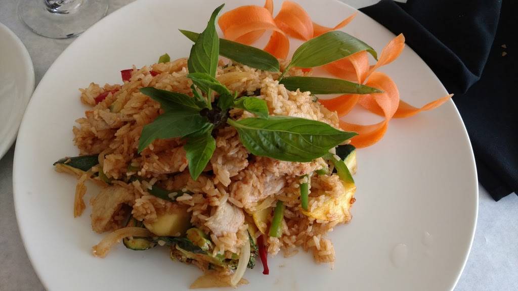 LightHouse Restaurant | restaurant | 11 Monroe Bay Ave, Colonial Beach, VA 22443, USA | 8042247580 OR +1 804-224-7580