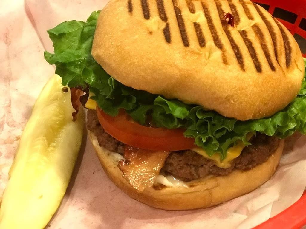 Veranda Bistro | restaurant | 7720 N 16th St # 125, Phoenix, AZ 85020, USA | 6022169300 OR +1 602-216-9300