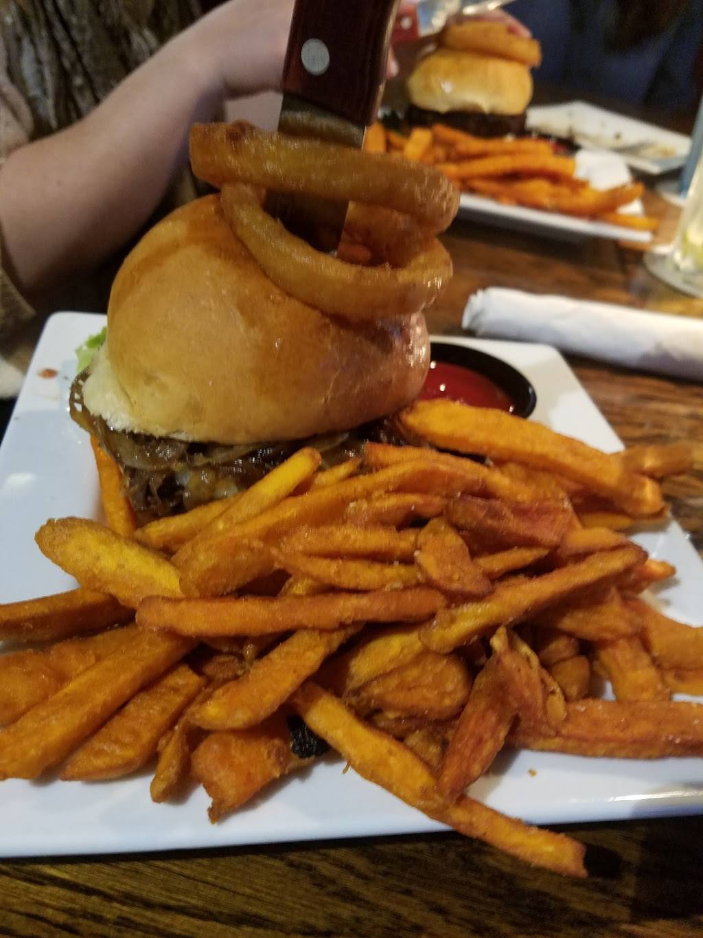 New England’s Tap House Grille | restaurant | 1292 Hooksett Rd, Hooksett, NH 03106, USA | 6037825137 OR +1 603-782-5137