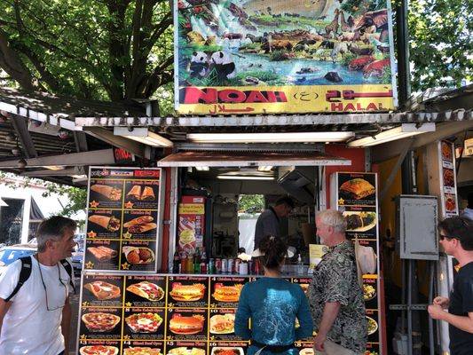 Noah Halal | restaurant | 310 SW 5th Ave, Portland, OR 97204, USA | 9714070903 OR +1 971-407-0903