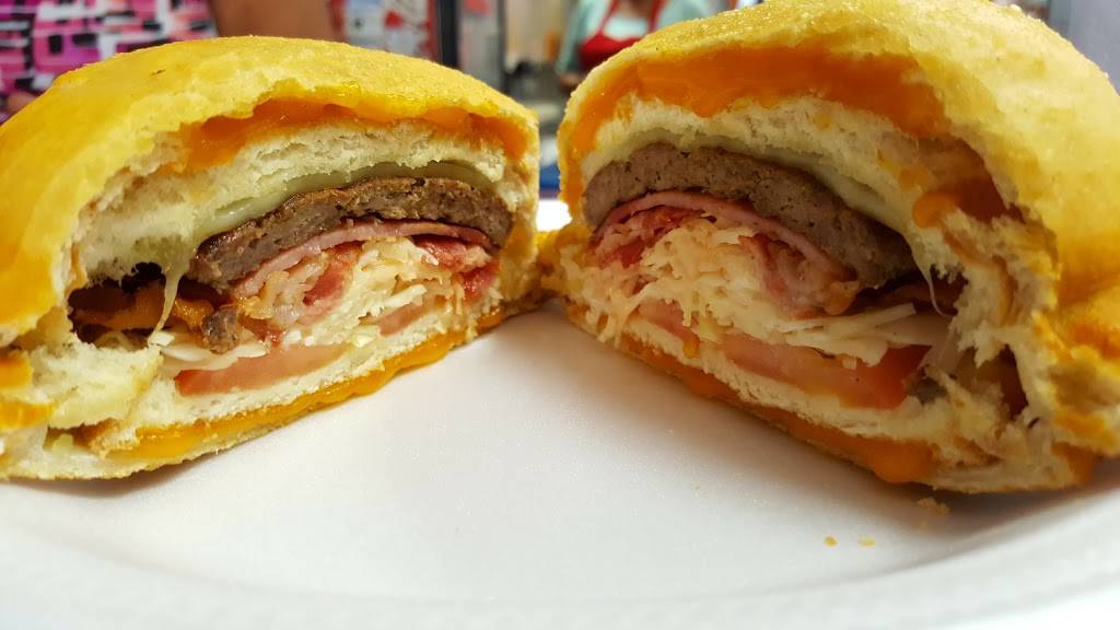 Chimi Mundo | restaurant | 9805 Atlantic Ave, Ozone Park, NY 11416, USA | 7188468636 OR +1 718-846-8636