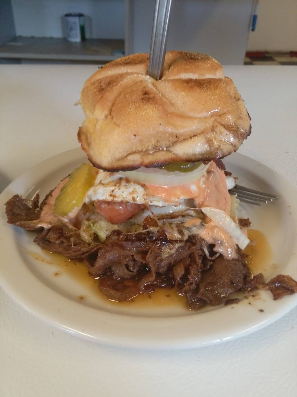 Daves Gourmet Burgers and More | restaurant | 16 Edison Ave, Schenectady, NY 12305, United States | 5182803900 OR +1 518-280-3900