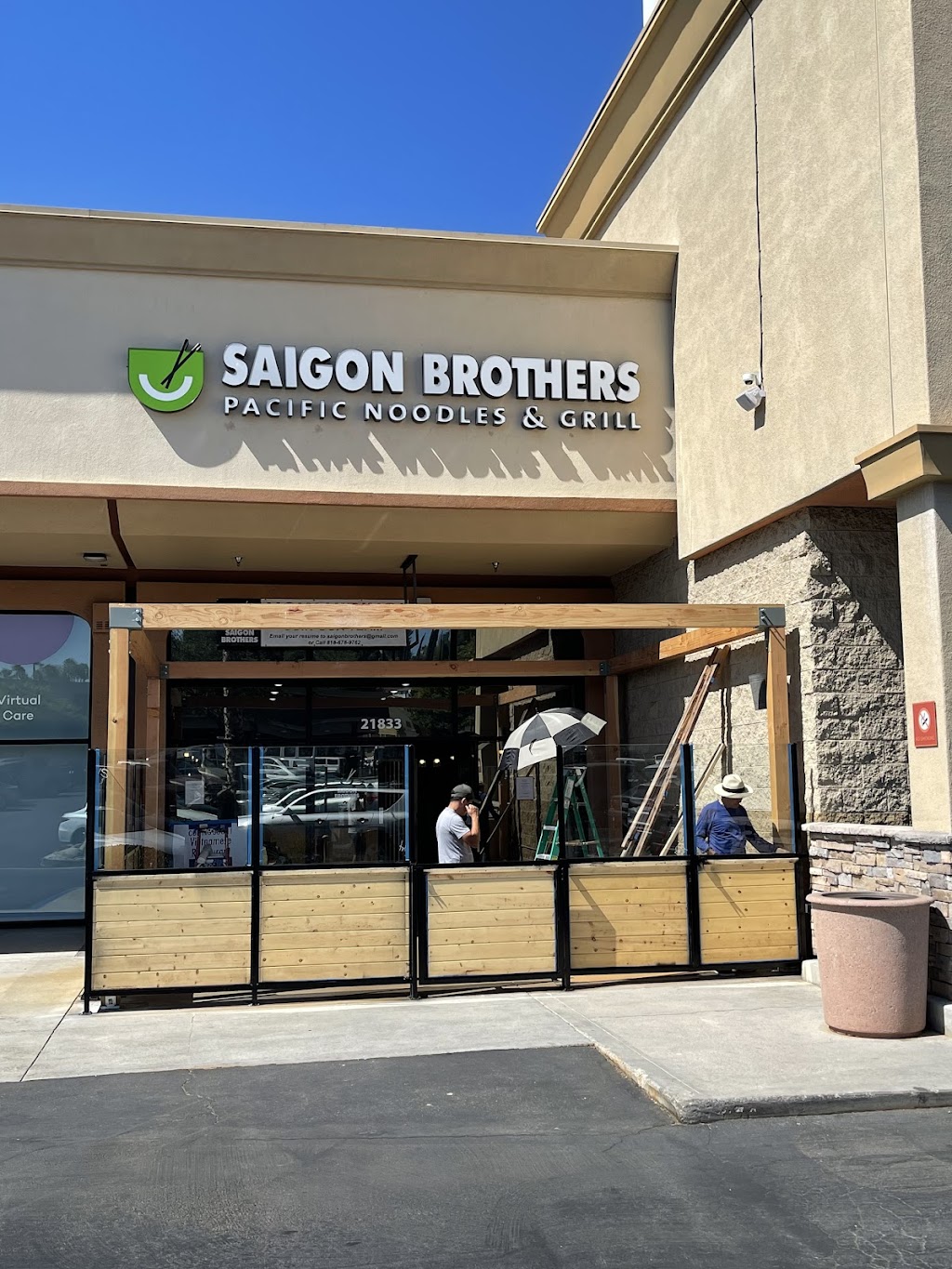 Saigon Brothers | restaurant | 21833 Ventura Blvd, Woodland Hills, CA 91364, USA | 8188359408 OR +1 818-835-9408