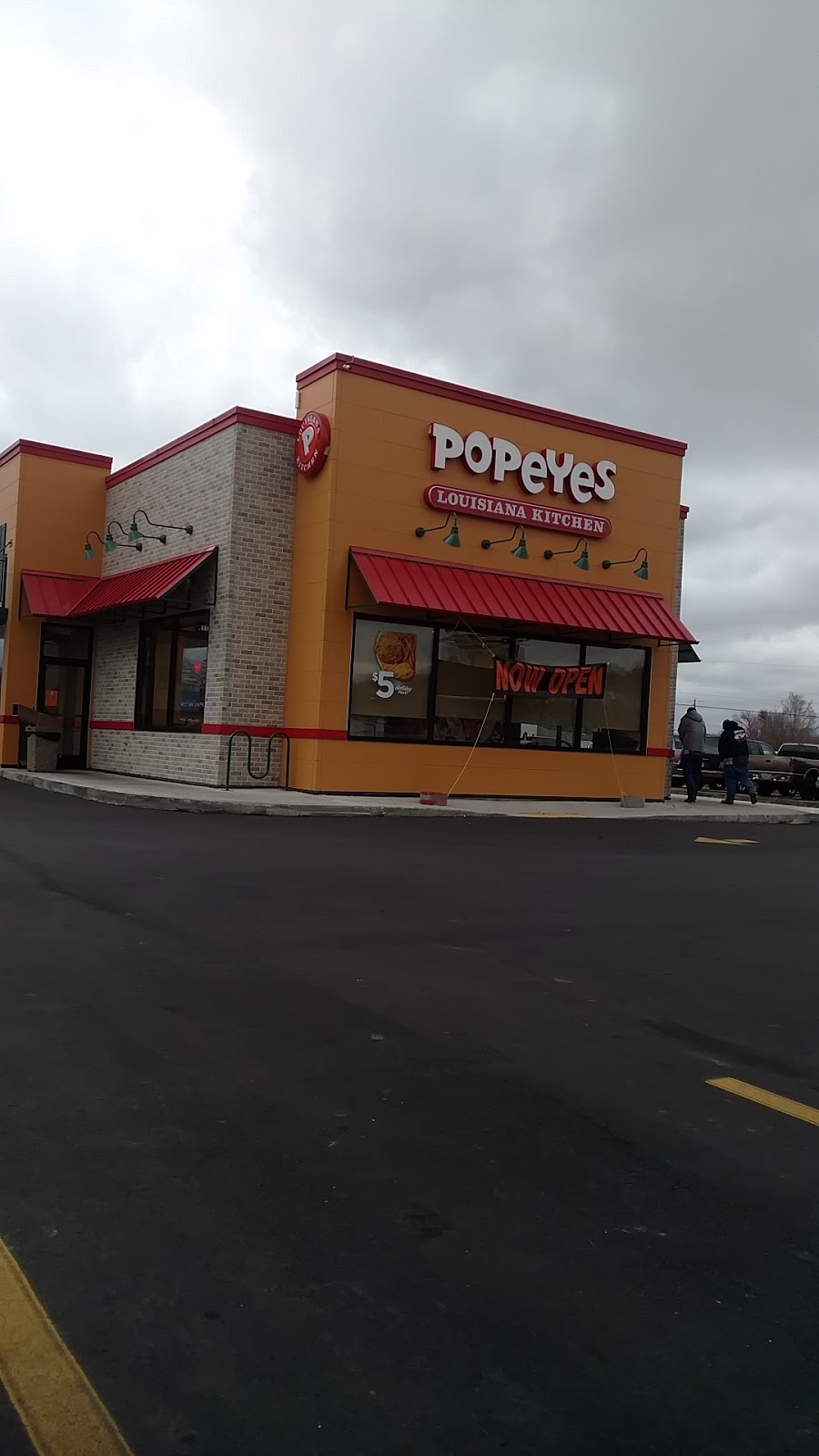 Popeyes Hamilton Blvd | restaurant | 801 S Hamilton Blvd, Sioux City, IA 51103, USA | 7124545960 OR +1 712-454-5960