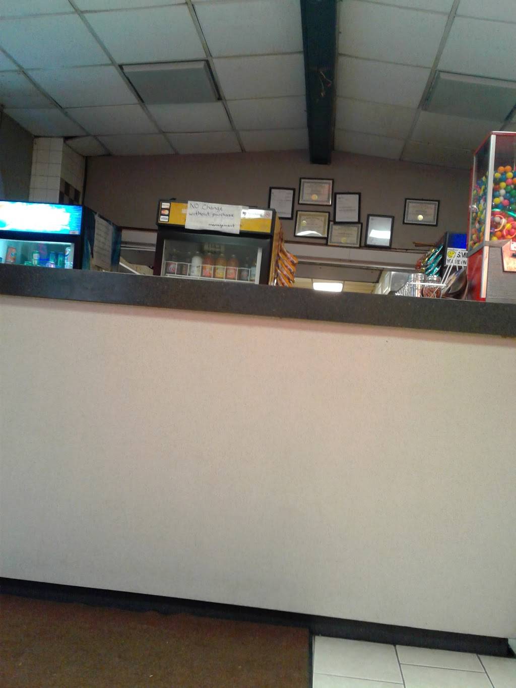 Old London Style Pizza | restaurant | 2047 Orthodox St, Philadelphia, PA 19124, USA | 2158311484 OR +1 215-831-1484