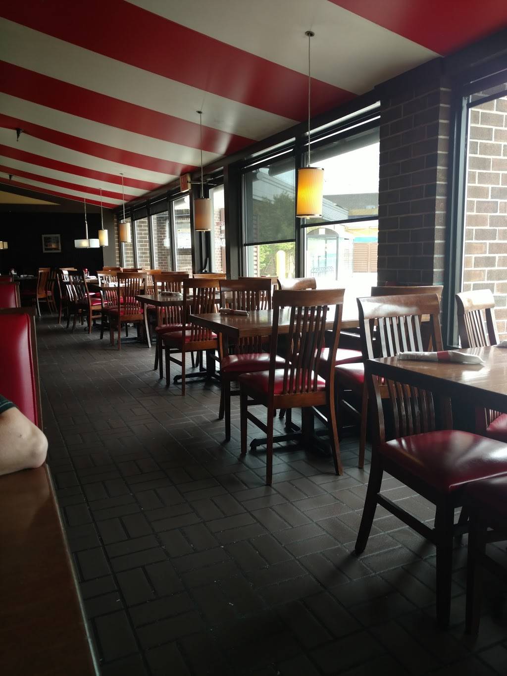 TGI Fridays | restaurant | 629 Park City Center, Lancaster, PA 17601, USA | 7173949964 OR +1 717-394-9964