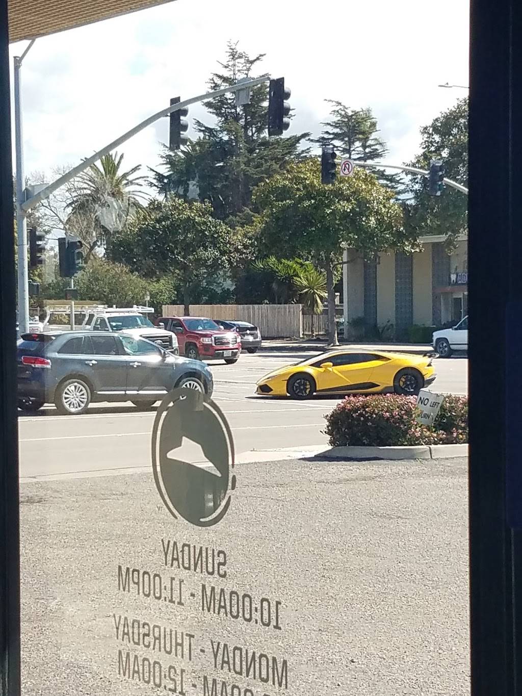 Pizza Hut | meal delivery | 743 E Main St, Santa Maria, CA 93454, USA | 8053461100 OR +1 805-346-1100