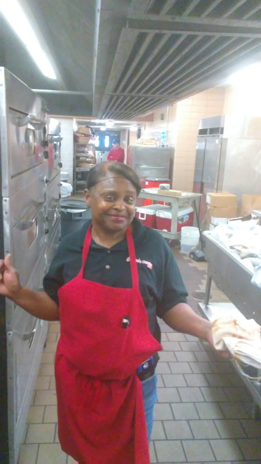 Round Up Inn Food Court | restaurant | Burnett Tandy Dr, Fort Worth, TX 76107, USA | 8173927469 OR +1 817-392-7469