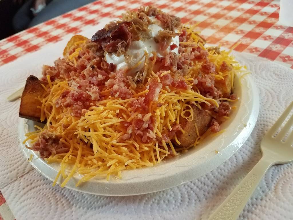 Hog Wild Pit Bar-B-Q | restaurant | 1530 W Central Ave, El Dorado, KS 67042, USA | 3163219453 OR +1 316-321-9453