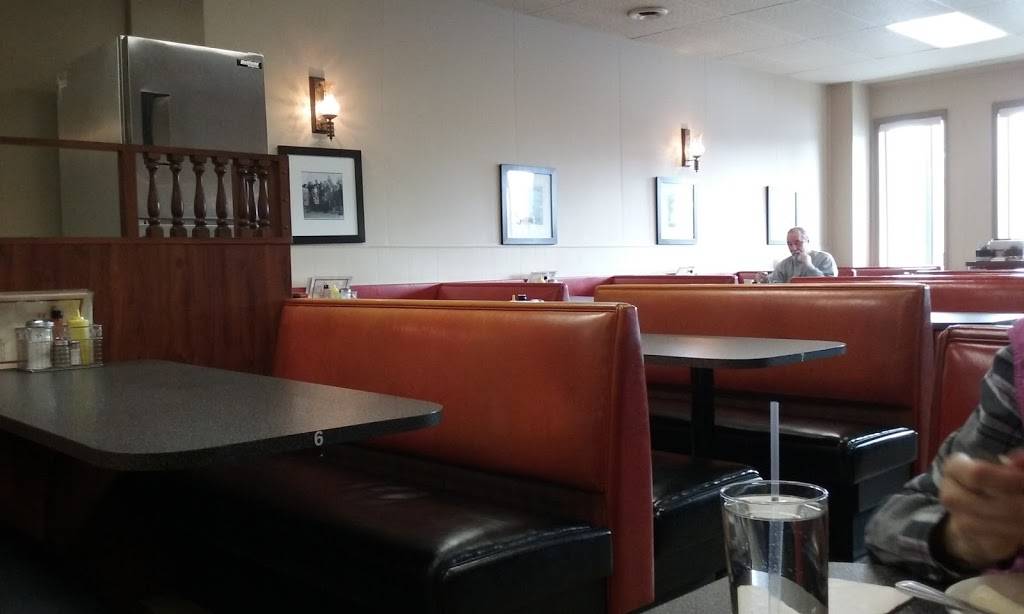 Markovskis Family Restaurant | restaurant | 25032 W Warren St, Dearborn Heights, MI 48127, USA | 3132748408 OR +1 313-274-8408