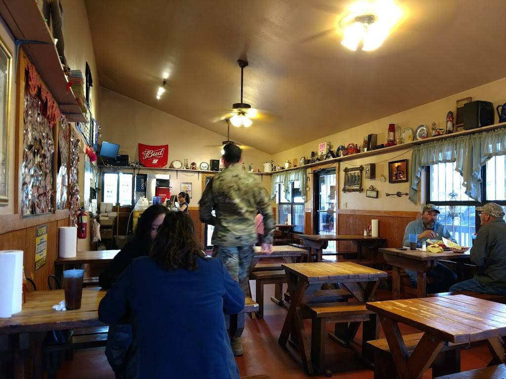 Chunkys Burger | restaurant | 4602 Callaghan Rd, San Antonio, TX 78228, USA | 2104339960 OR +1 210-433-9960