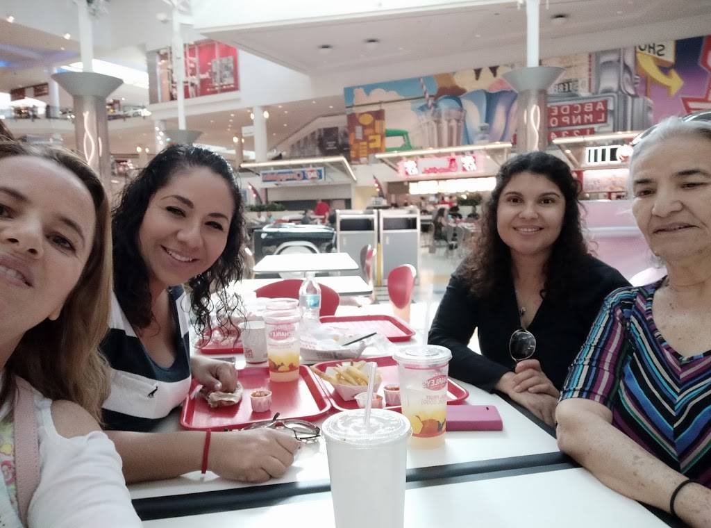 Raising Canes Chicken Fingers | meal takeaway | 2501 W Memorial Rd, Oklahoma City, OK 73134, USA | 4053024924 OR +1 405-302-4924