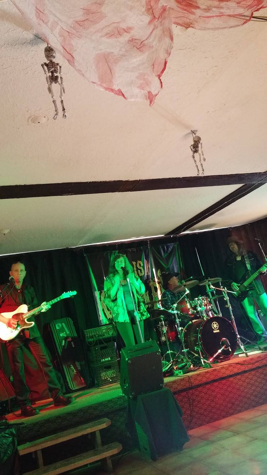 Maple Leaf Tavern | restaurant | 5831 Ferry St, Niagara Falls, ON L2G 1S8, Canada | 9053586764 OR +1 905-358-6764