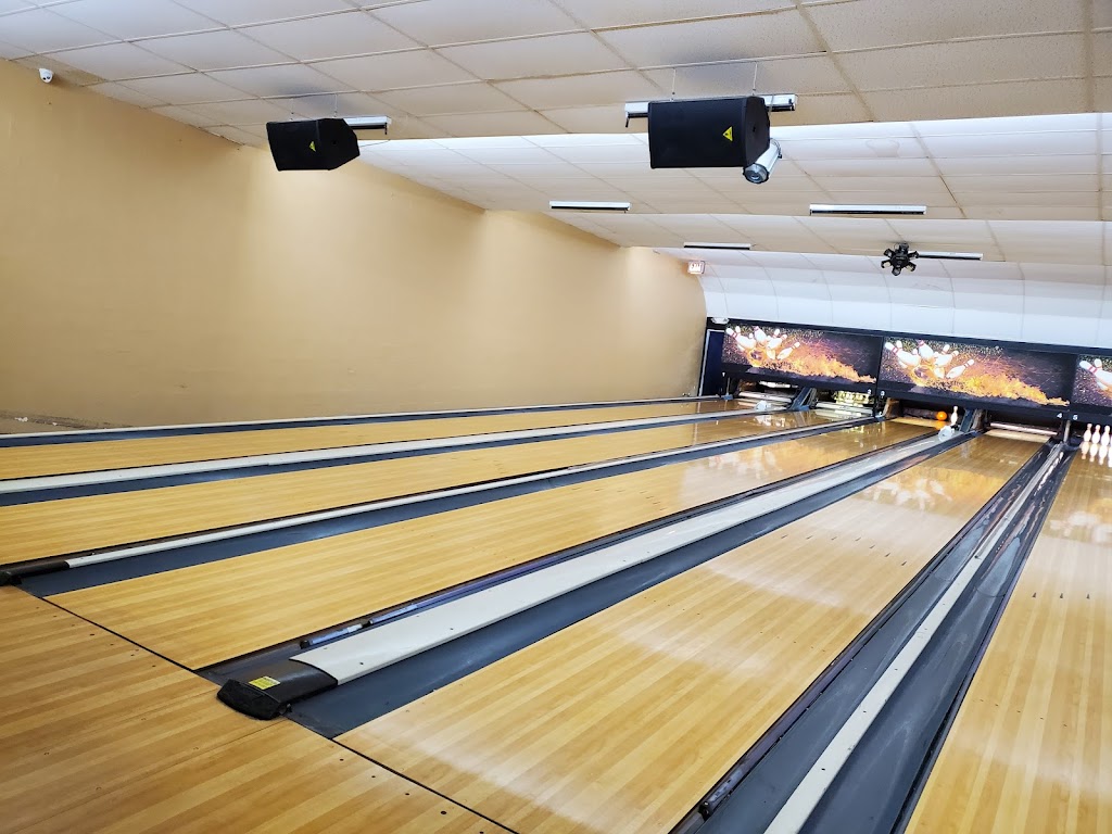 Cowtown Bowling Center | restaurant | 4333 River Oaks Blvd, Fort Worth, TX 76114, USA | 8176242151 OR +1 817-624-2151