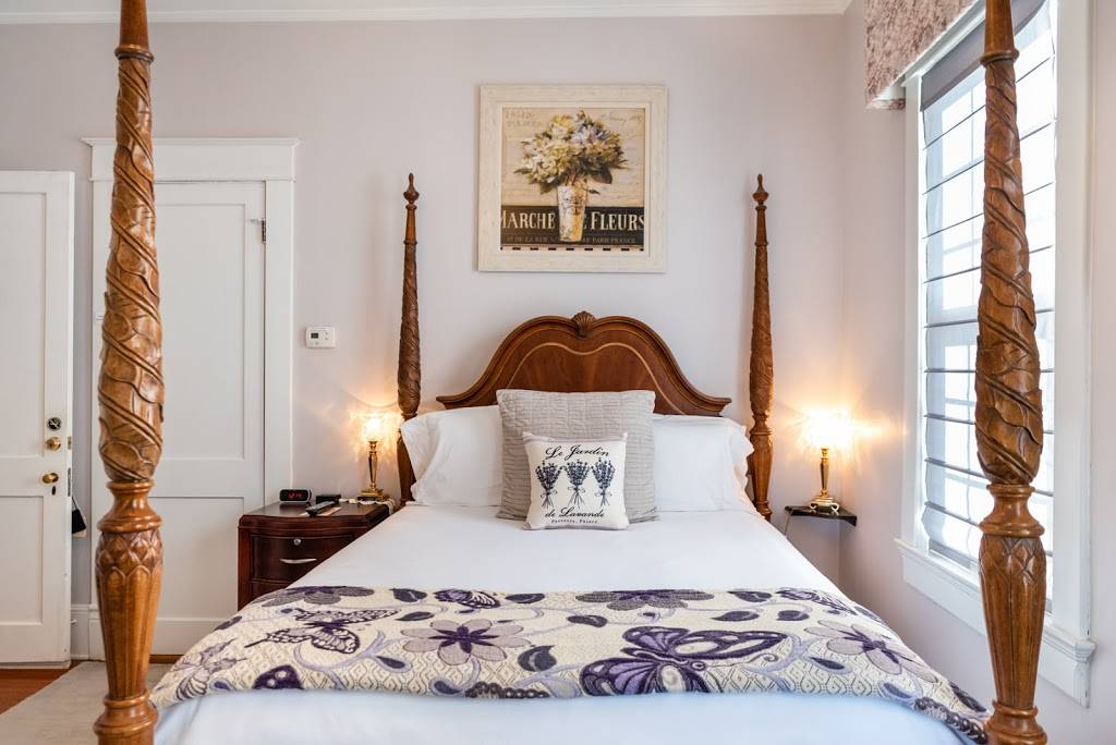 Burke Manor Inn | restaurant | 303 Burke St, Gibsonville, NC 27249, USA | 3364496266 OR +1 336-449-6266