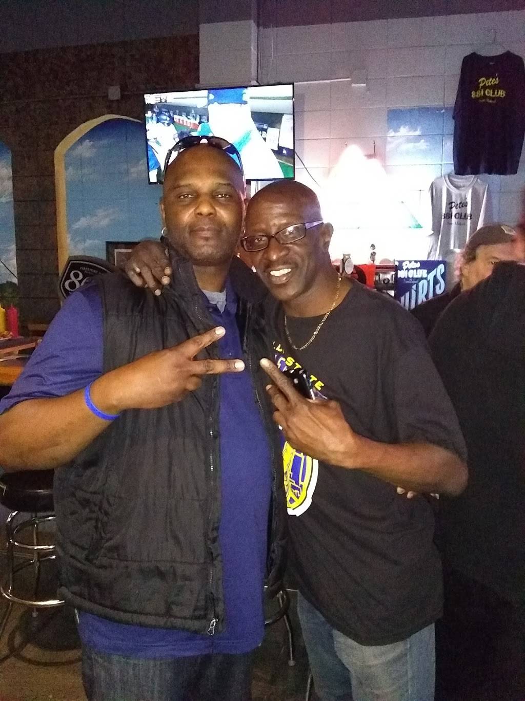 Petes 881 Club | restaurant | 721 Lincoln Ave, San Rafael, CA 94901, USA | 4154535888 OR +1 415-453-5888