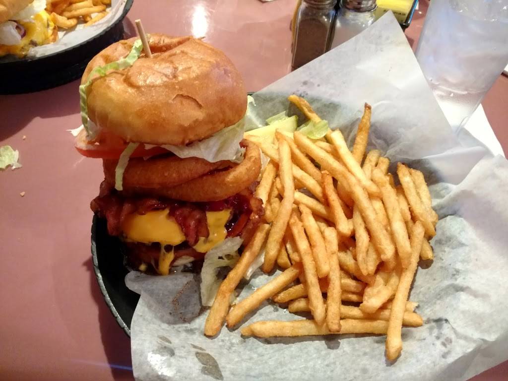 Charley’s Pub & Grill | restaurant | 1339 28th St SW, Wyoming, MI 49509, USA | 6165380810 OR +1 616-538-0810