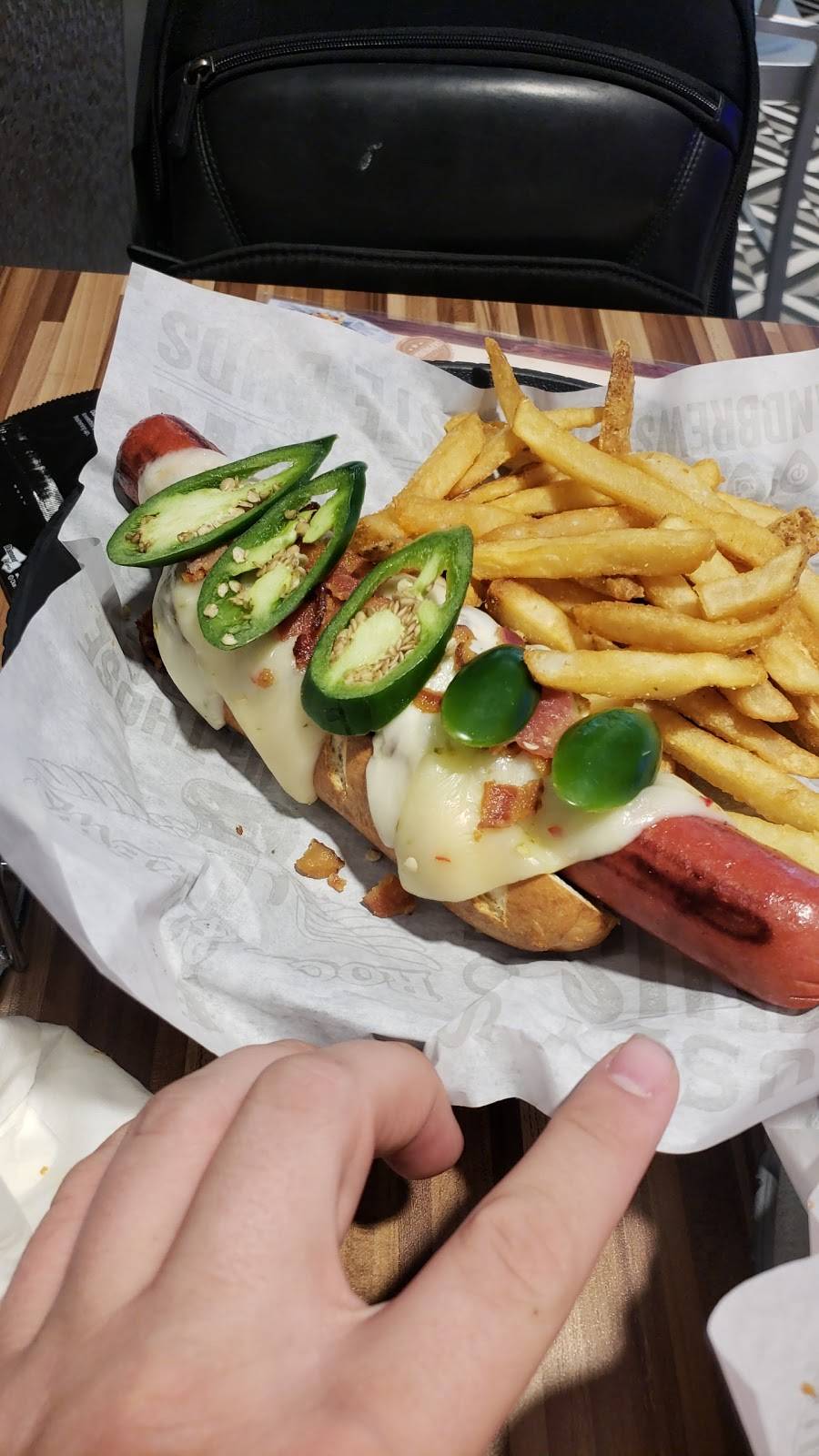 Rock & Brews Restaurant | restaurant | 2900 E Airport Dr, Ontario, CA 91761, USA | 9093231810 OR +1 909-323-1810