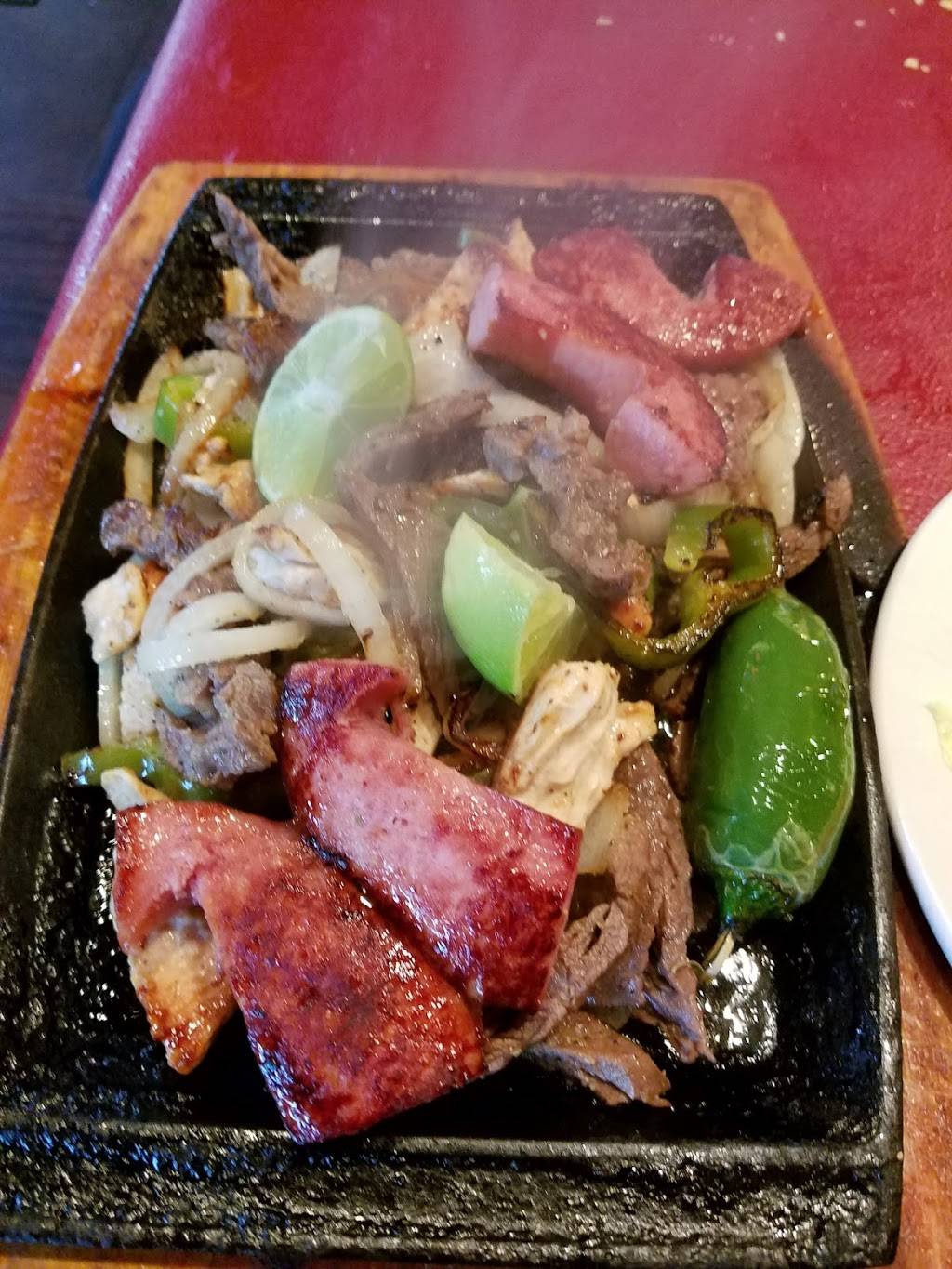 El Globo Restaurant | restaurant | 212 S Llewellyn Ave, Dallas, TX 75208, USA | 2149427963 OR +1 214-942-7963