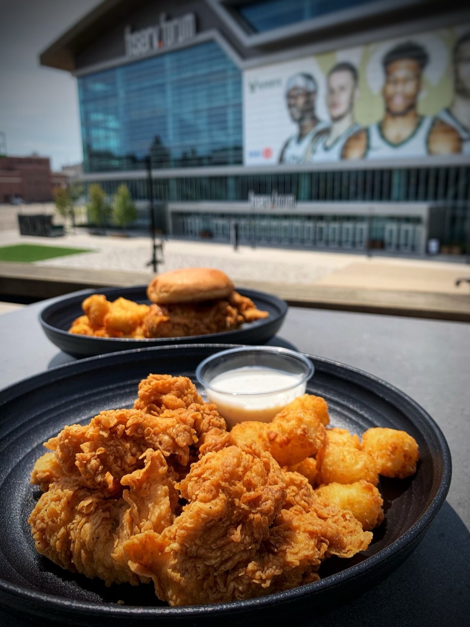 Cream City Cluckery | restaurant | 365 W Juneau Ave, Milwaukee, WI 53203, USA | 4144226992 OR +1 414-422-6992