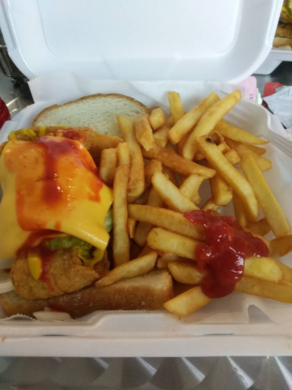 Harolds Chicken Nashville | restaurant | 811 Dickerson Pike, Nashville, TN 37207, USA | 6155302384 OR +1 615-530-2384