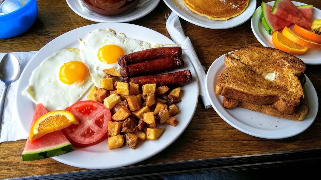 Queensway Restaurant | restaurant | 685 The Queensway, Peterborough, ON K9J 7J6, Canada | 7057485544 OR +1 705-748-5544