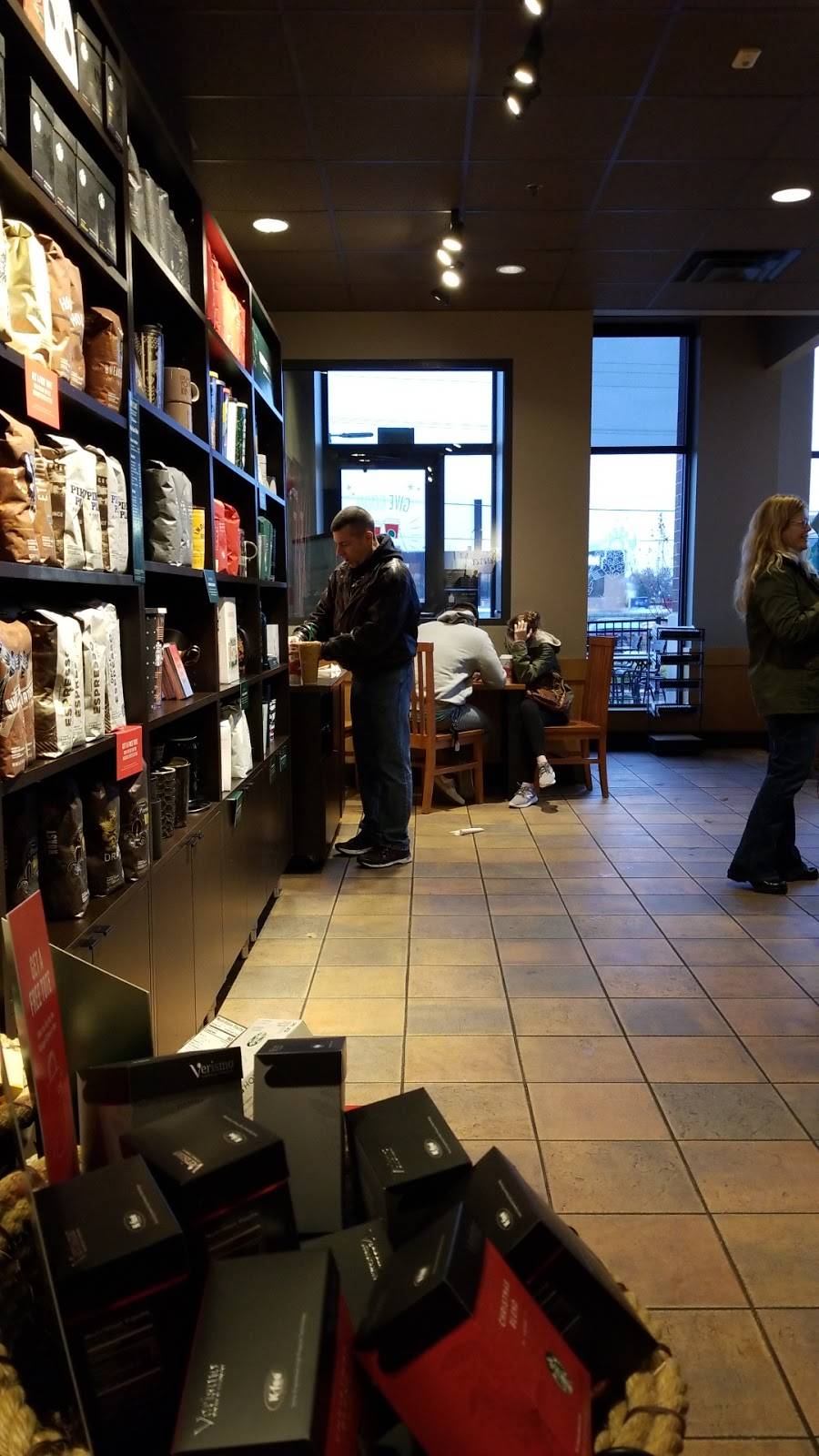 Starbucks | cafe | 1613 Southlake Mall, Merrillville, IN 46410, USA | 2197910620 OR +1 219-791-0620