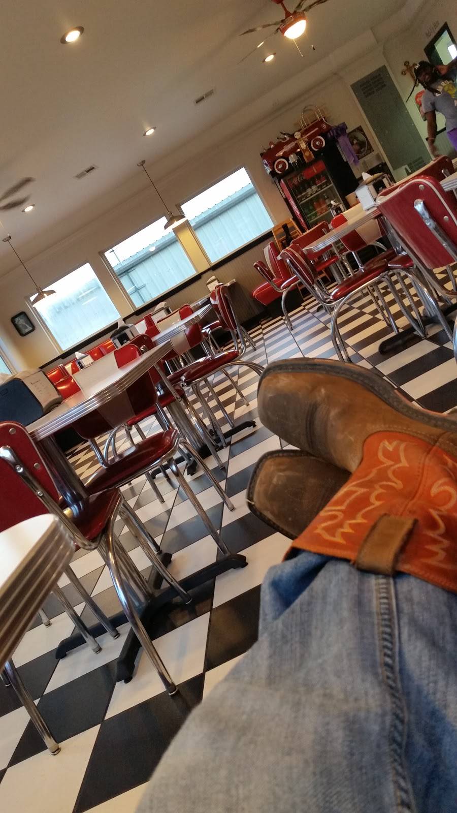 Buddys Drive Inn | restaurant | 3422 LA-70 S, Pierre Part, LA 70339, USA | 9852526405 OR +1 985-252-6405