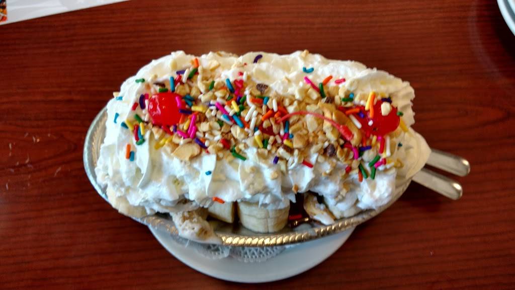 Tiffys Family Restaurant | restaurant | 3419, 1060 W Katella Ave, Anaheim, CA 92802, USA | 7146351801 OR +1 714-635-1801