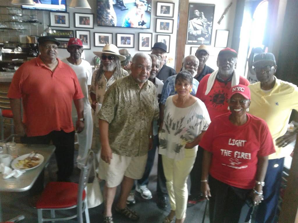 Firehouse 282 | restaurant | 1327-1351 Vandeventer Ave, St. Louis, MO 63113, USA | 3148336767 OR +1 314-833-6767