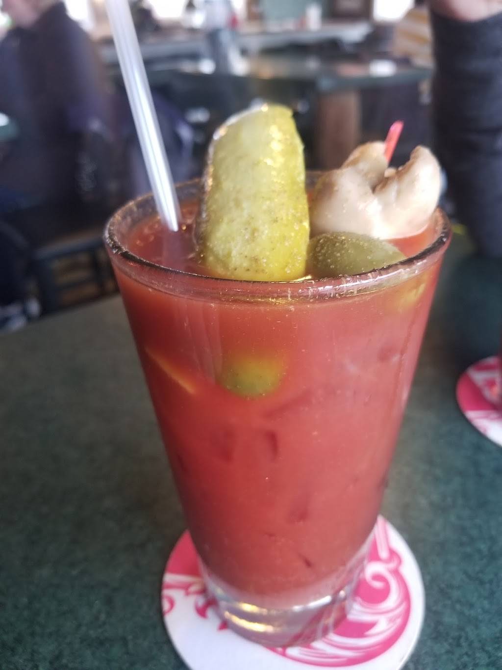 River Street Pier | restaurant | 1984 Velp Ave, Green Bay, WI 54303, USA | 9204900017 OR +1 920-490-0017