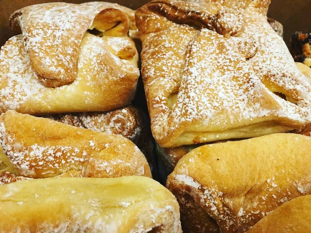 Aroma Cafe | cafe | 118 N Neil St, Champaign, IL 61820, USA | 2173563200 OR +1 217-356-3200