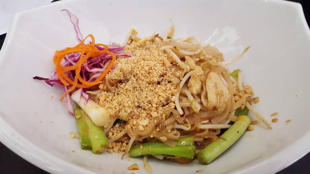 Ruthais Thai Kitchen | restaurant | 3164 Linwood Ave, Cincinnati, OH 45208, USA | 5138717687 OR +1 513-871-7687