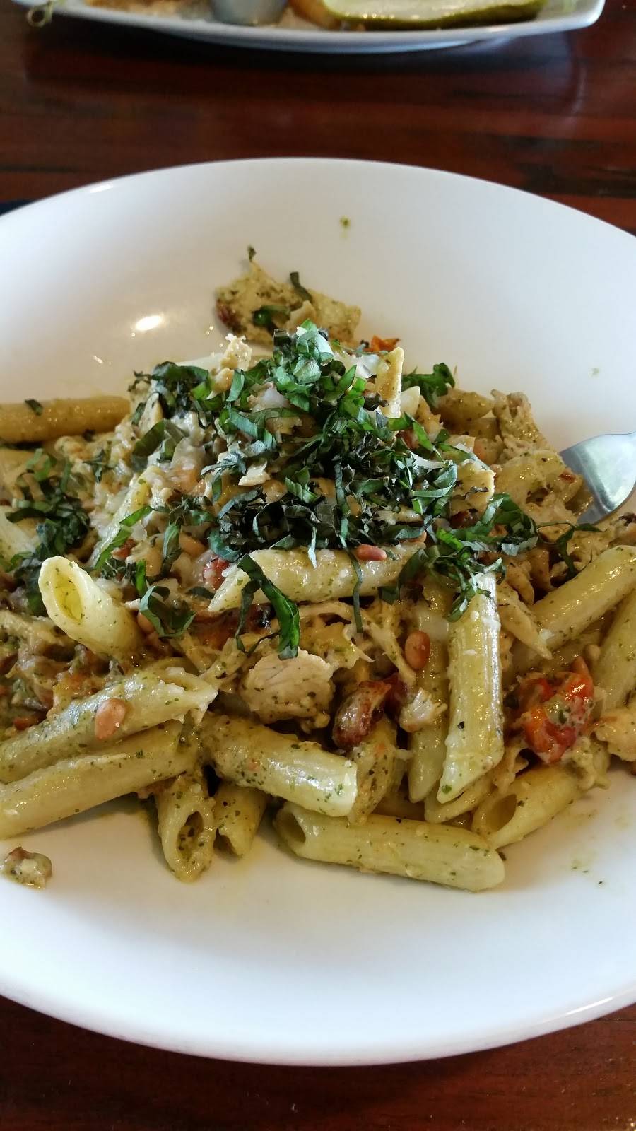 Vs Taproom | restaurant | 12575 W Golf Club Dr, Peoria, AZ 85383, USA | 6233285110 OR +1 623-328-5110