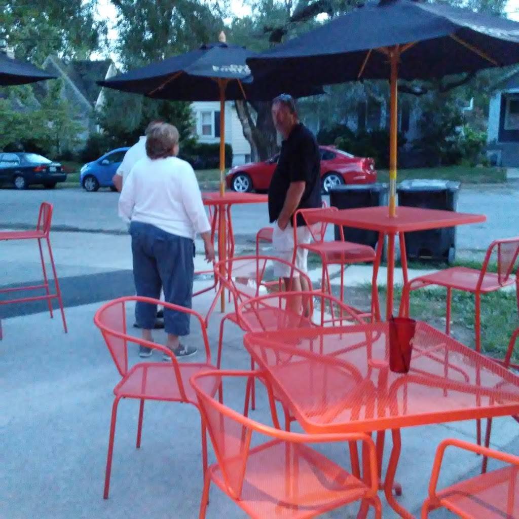 Hillcrest Tavern.St Mathews | restaurant | 3212 Frankfort Ave, Louisville, KY 40206, USA | 5022906917 OR +1 502-290-6917