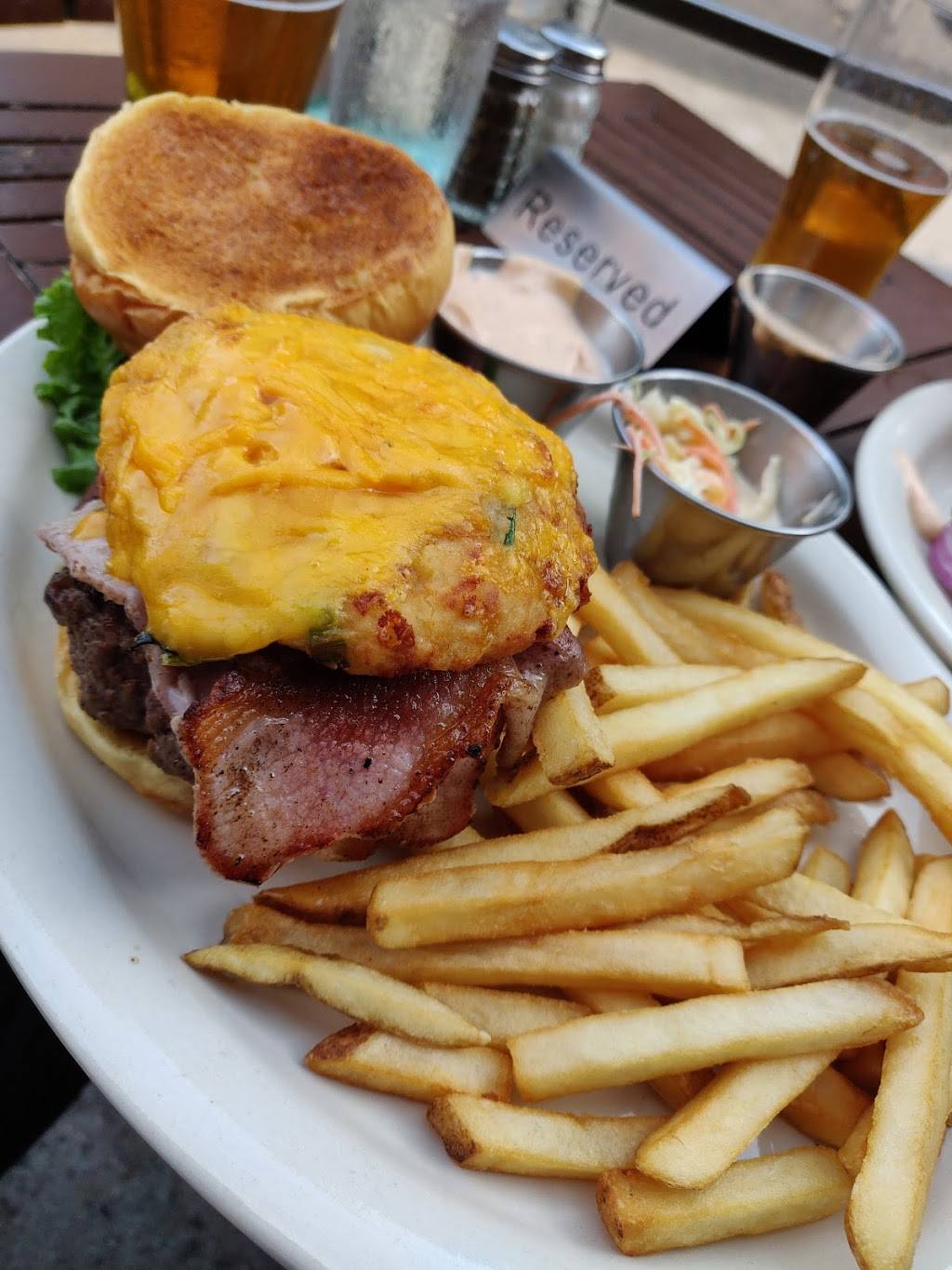 The Half King | restaurant | 505 W 23rd St A, New York, NY 10011, USA | 2124624300 OR +1 212-462-4300