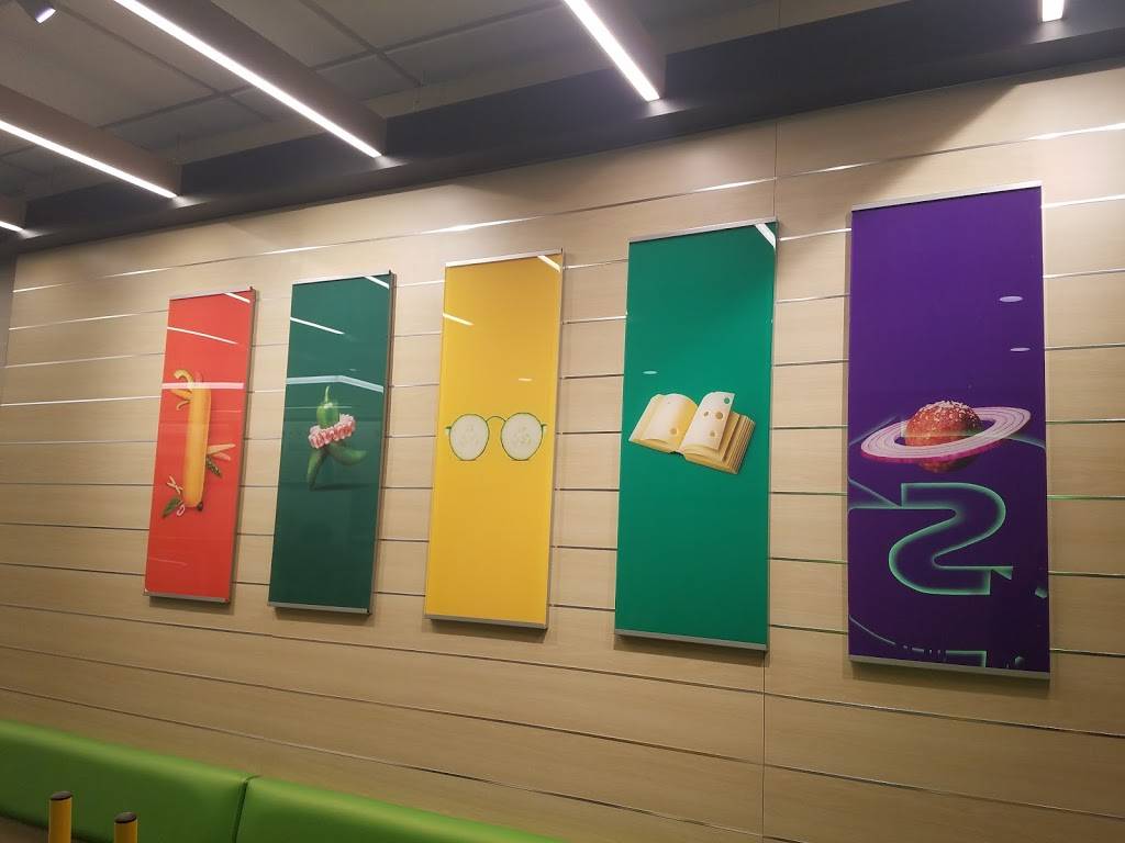 Subway Restaurants | restaurant | 6449 N Sheridan Rd, Chicago, IL 60626, USA | 7732746800 OR +1 773-274-6800